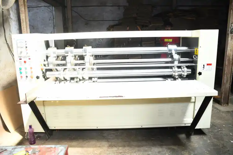 THIN BLADE SLITTER SCORER MACHINE